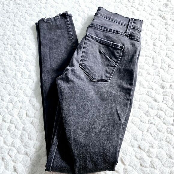 James Jeans twiggy skinny distressed faded black wash 2 - Picture 9 of 9